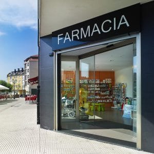 Farmacia en Betanzos, Coruña. Por Iván Cotado