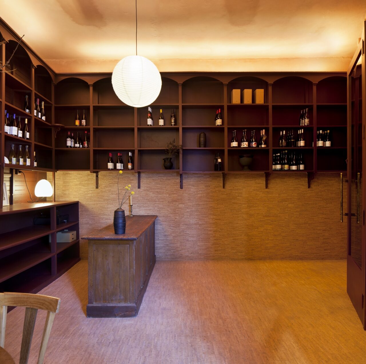Interiorismo 'Asede' tienda de vinos en Santiago - Iván Cotado
